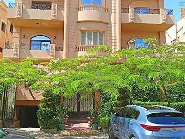 Apartments For sale in Southern 90th St., 90th Street, 265 sqm