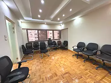 مقر إداري للإيجار في شارع وادي النيل، المهندسين، 250 متر