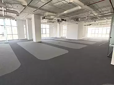Offices For rent in Northern 90th St., 90th Street, 325 sqm
