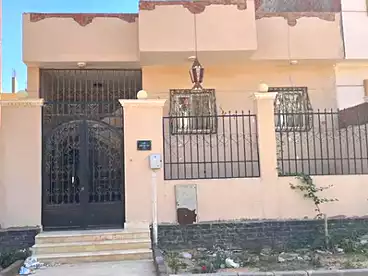 مباني للبيع في المجاورة الثانية، حي البنفسج - الحي السادس، 276 متر