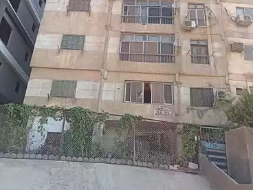 Building For sale in Nile Corniche St., Hadayek Helwan, 300 sqm