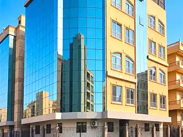 مبنى إداري للإيجار في كارفور، المعراج العلوي، 2000 متر
