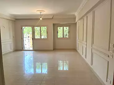 عقارات للبيع في شارع اخناتون، الحي الخامس، 233 متر