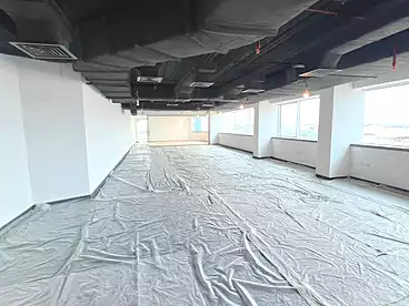Administrative For rent in Southern 90th St., 90th Street, 800 sqm
