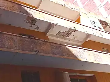 Building For sale in El Hanouvel, Al Agamy, 350 sqm