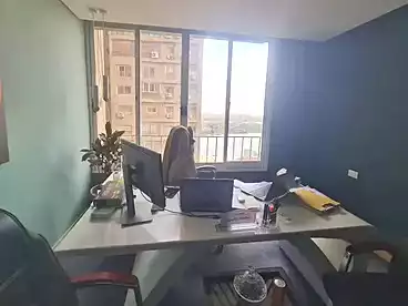 مقر إداري للإيجار في شارع كورنيش المعادي، المعادي، 130 متر