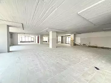 Corporate Branch For rent in Southern 90th St., 90th Street, 958 sqm