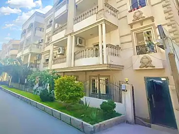 Offices For sale in El Moltaka El Arabi St., Sheraton, 215 sqm