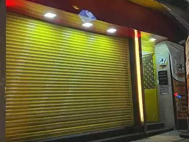 تجاري للإيجار في شارع جميلة بو حريد، السيوف، 65 متر