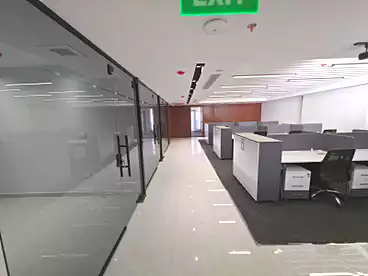 Administrative For rent in Northern 90th St., 90th Street, 500 sqm