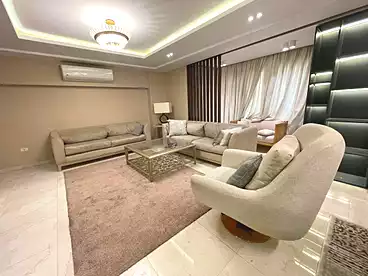 للبيع في شارع مصدق، الدقي، 200 متر