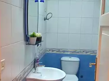 للبيع في شارع أحمد الزمر، الحي العاشر، 250 متر