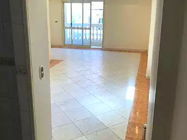 عقارات للإيجار في محرم بك، الاسكندرية، 170 متر