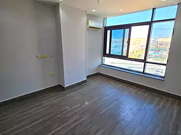 Offices For rent in Grand Gate - Morshedy Group, Compounds in Maadi, 200 sqm