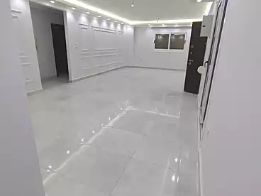 شقق للإيجار في شارع عائشة عبد الرحمن، جنوب الاكاديميه (ب)، 200 متر