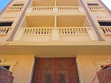 للبيع في حي 2000 قطعة، التوسعات الشمالية، 153 متر