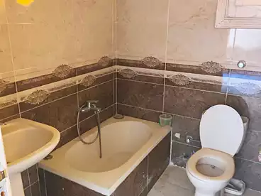 شقق للبيع في طريق الجيش، المندرة، 120 متر
