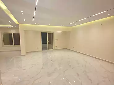 شقق للبيع في شارع عمر لطفي، المنطقة الثامنة، 250 متر