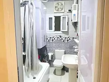 Building For sale in Gamal Abd El Naser St., Gisr Al Suez, 100 sqm