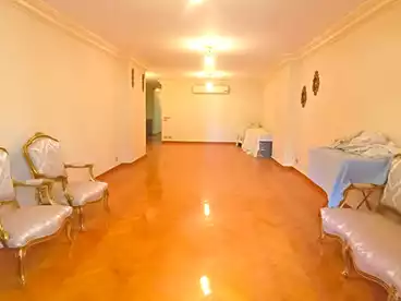 Apartments For sale in Lauran, Alexandria, 200 sqm
