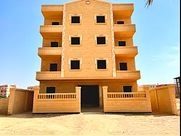 عمارات للبيع في المجاورة الخامسة، حي الصفوة - الحي الثاني، 418 متر