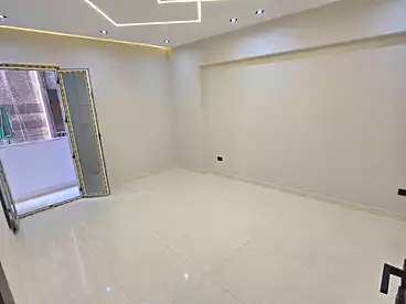 Apartments For sale in Gamal Abdel Nasser St., El Mandara, 140 sqm