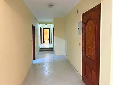 Apartments For rent in Street 17, Al Hadaba Al Olya, 200 sqm