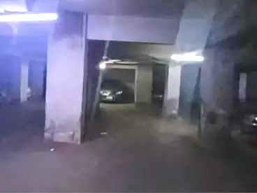 جراج للبيع في حدائق الزيتون، الزيتون، 1300 متر