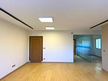 Offices For rent in Zahraa El Maadi St, Zahraa El Maadi, 375 sqm
