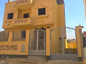 مباني للبيع في حي البنفسج - الحي السادس، مدينة بدر، 276 متر