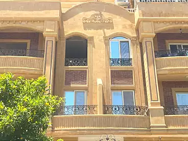 شقق للبيع في كمبوند ريفيرا هيلز - سيفن ايماريتس، كمبوند بالتجمع الخامس، 220 متر
