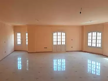 Duplex For sale in Street No.7, First Neighborhood, 300 sqm