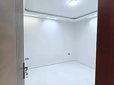 شقق للبيع في اللبيني، فيصل، 160 متر