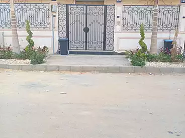 شقق للبيع في القرنفل فيلات، حي القرنفل، 210 متر