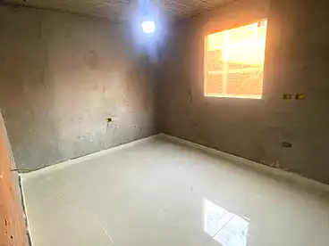 شقق للبيع في شارع المجزر الالي، اللبيني، 100 متر