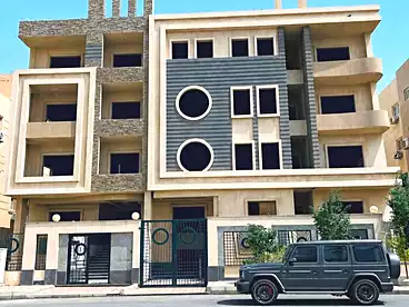 في الأندلس 1، الأندلس، 180 متر