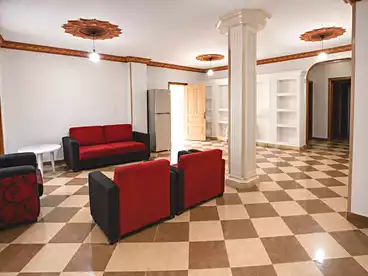 Building For sale in El Hanouvel, Al Agamy, 200 sqm