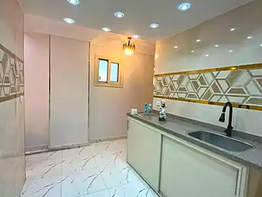 شقق للبيع في شارع أحمد عصمت، عين شمس، 160 متر