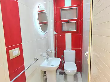 Apartments For sale in Gamal Abdel Nasser St., El Mandara, 165 sqm