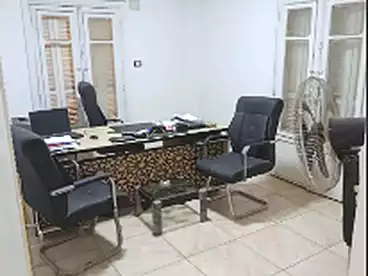 تجاري للإيجار في شارع البحث الجنائي، صقر قريش، 134 متر