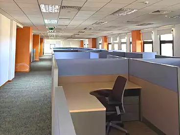 Offices For rent in Bank Center Street, New Cairo - 5th Settlement, 609 sqm
