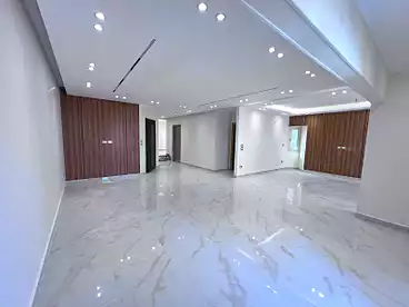 For sale in Omar Lotfy St., 8th Zone, 220 sqm