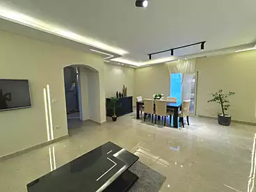 عقارات للإيجار في شارع زيد بن حارثه، جنوب الاكاديميه (أ)، 120 متر
