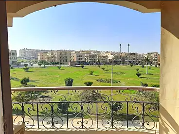 شقق للإيجار في شارع عمر مكرم، النرجس 8، 201 متر