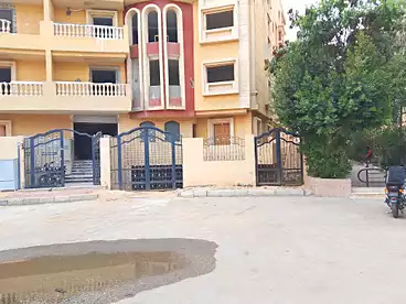 For sale in Sixteenth Neighborhood, El Sheikh Zayed, 230 sqm