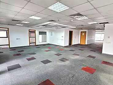 Offices For rent in Northern 90th St., 90th Street, 600 sqm