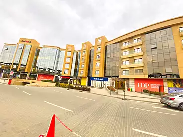 Administrative For rent in Southern 90th St., 90th Street, 140 sqm