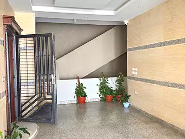 Apartments For rent in Street 100, Tenth Neighborhood, 200 sqm