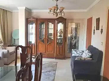عقارات للإيجار في شارع سوريا، رشدي، 135 متر
