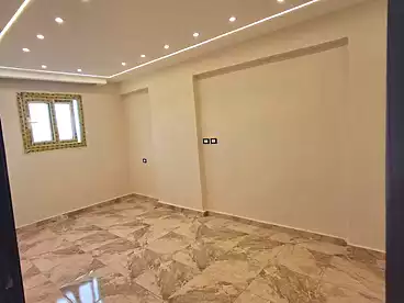 Roof For sale in Ras Al Tin, Alexandria, 120 sqm
